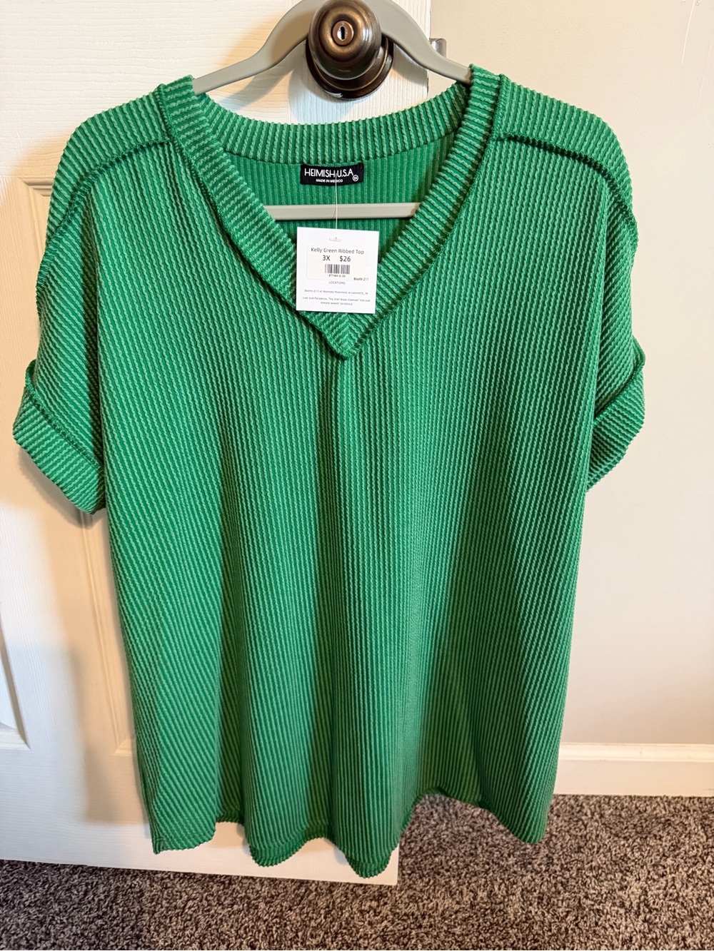 HEIMISH USA Kelly Green V‑Neck Ribbed Short Sleeve Top